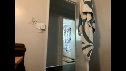 Milf4u online show from December 2025 03:33:02 AM