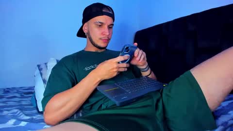 A online show from December 2024 01:58:02 AM