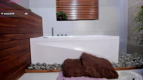 Austin  online show from October 2025 08:40:01 PM