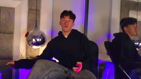 austinreeds online show from April 2026 12:26:02 PM