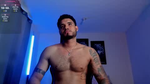 AustinTorres  online show from October 2025 09:48:01 PM