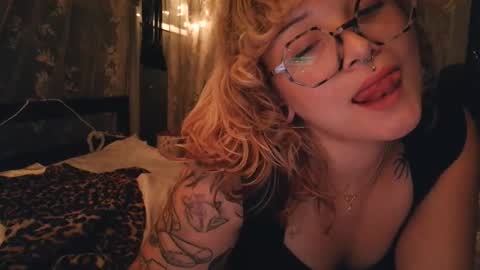 Snapshot of autierains chatting on April 2026 03:17:01 AM Autie 3 online show from April 2026 03:17:01 AM