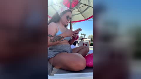 Snapshot of autumnbuttons chatting on April 2026 10:01:02 PM Autumn online show from April 2026 10:01:02 PM