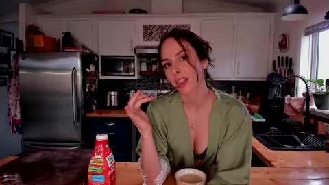 Snapshot of autumnknightly chatting on February 2025 08:22:01 PM Autumn Knightly online show from February 2025 08:22:01 PM