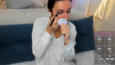 Ava online show from September 2025 05:01:02 AM