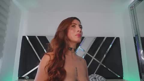 Snapshot of ava_fontana2 chatting on September 2025 07:24:02 PM Ava Fontana online show from September 2025 07:24:02 PM