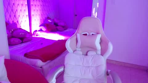 Snapshot of ava_williams_ chatting on February 2026 01:28:02 PM AVA online show from February 2026 01:28:02 PM