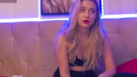 Snapshot of avablue_ chatting on February 2025 07:45:02 AM online show from February 2025 07:45:02 AM