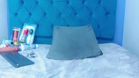 avalericherrycm101 online show from October 2025 12:27:01 AM