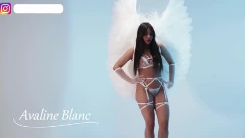 Snapshot of avaline_blanc chatting on December 2024 02:14:02 AM Avaline Help me reach 100 likes TRANSMISSION EVERY DAY FROM 39 PM online show from December 2024 02:14:02 AM