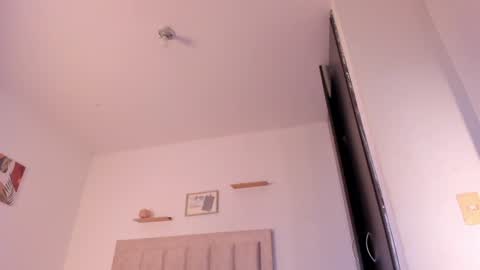 Snapshot of avaline_blanc chatting on January 2025 11:54:01 PM Avaline Help me reach 100 likes TRANSMISSION EVERY DAY FROM 39 PM online show from January 2025 11:54:01 PM