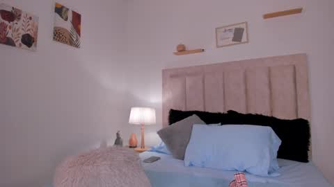 Snapshot of avaline_blanc chatting on January 2025 03:09:01 AM Avaline Help me reach 100 likes TRANSMISSION EVERY DAY FROM 39 PM online show from January 2025 03:09:01 AM