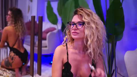 Snapshot of avamaddisson chatting on October 2025 04:04:01 AM Ava online show from October 2025 04:04:01 AM