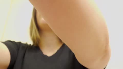 Kate  online show from October 2025 07:12:02 PM