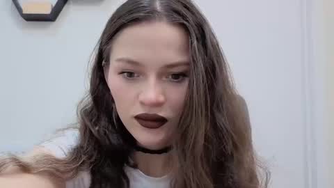 Snapshot of avelinehowo_uwu chatting on April 2026 01:52:02 PM Aveline online show from April 2026 01:52:02 PM