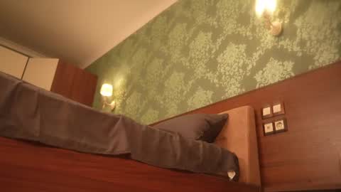 avelorialove online show from July 2026 03:03:02 PM