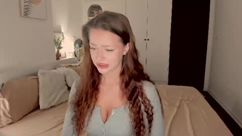 Snapshot of aveme_melissa chatting on June 2026 06:11:01 AM aveme_melissa online show from June 2026 06:11:01 AM