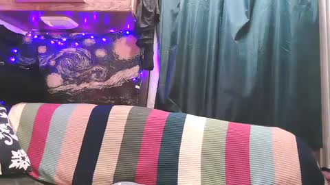 Snapshot of average_girl222 chatting on March 2025 03:13:02 PM raven blue online show from March 2025 03:13:02 PM