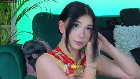 AveryWillow online show from October 2025 04:18:02 AM