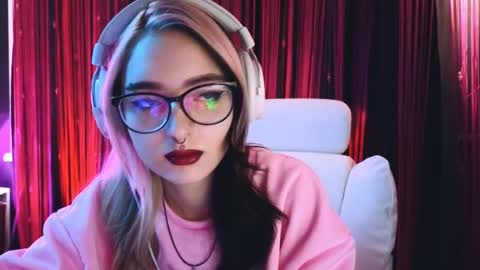 Avriel online show from February 2025 02:47:02 AM