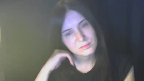 avialenne online show from April 2026 07:58:01 PM