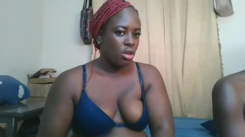 Snapshot of avian_babe1 chatting on June 2026 01:14:01 AM avian_babe1 online show from June 2026 01:14:01 AM