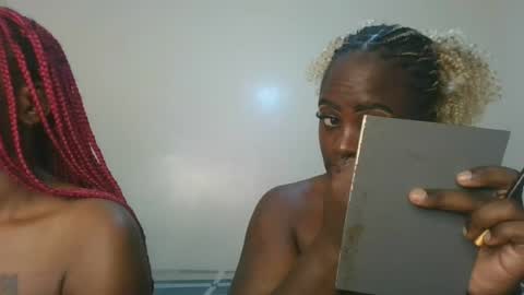 Snapshot of avian_babe1 chatting on July 2026 09:47:02 AM avian_babe1 online show from July 2026 09:47:02 AM