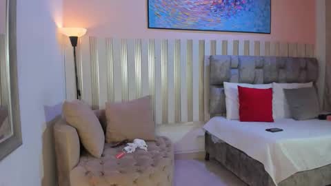 AVIS  online show from February 2026 04:00:01 PM