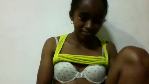 Snapshot of avontsoaldy chatting on October 2025 05:32:02 PM avontsoaldy online show from October 2025 05:32:02 PM