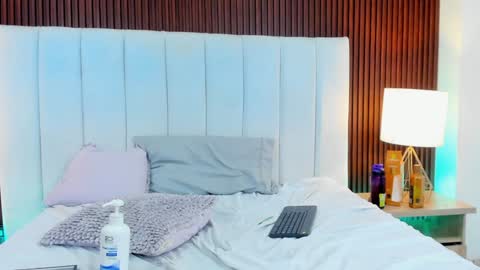 Javier y Lorena online show from January 2025 06:25:01 PM