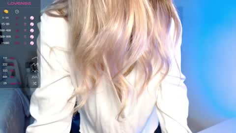Snapshot of avrill_morgan chatting on March 2026 08:37:02 PM Avrill Morgan online show from March 2026 08:37:02 PM