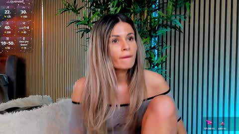 AVRILL CYRUX online show from January 2025 02:53:02 PM