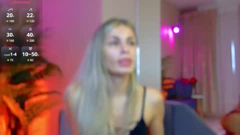 AVRILL CYRUX online show from October 2025 07:45:02 AM