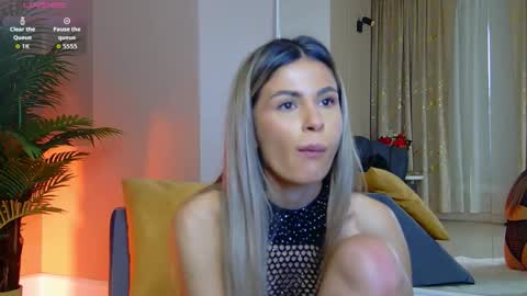 AVRILL CYRUX online show from February 2026 07:56:02 AM