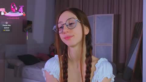 Avril online show from November 2025 10:18:02 PM