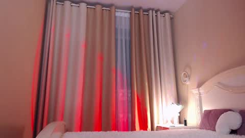 Avrora Inst online show from October 2025 11:27:01 PM