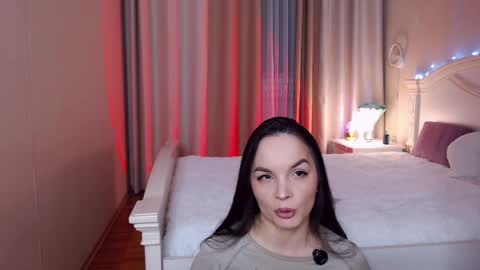 Snapshot of avrora_lew_ chatting on May 2026 10:14:02 PM Avrora Inst online show from May 2026 10:14:02 PM