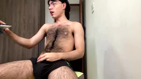 Snapshot of aw0052 chatting on March 2026 03:18:01 PM AndrewXxl independent online show from March 2026 03:18:01 PM