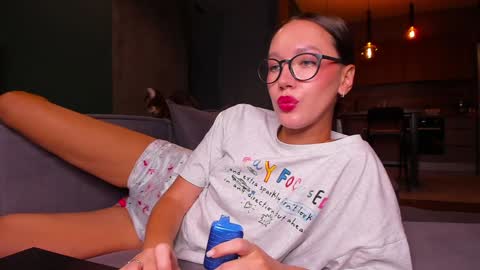 Snapshot of awgustina_sweetheart22 chatting on December 2024 01:53:02 PM Awgustina online show from December 2024 01:53:02 PM