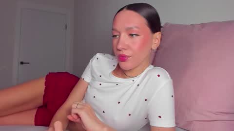 Snapshot of awgustina_sweetheart22 chatting on November 2025 09:12:02 AM Awgustina online show from November 2025 09:12:02 AM