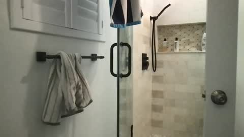 Snapshot of awwwliver chatting on December 2024 07:51:02 AM Uncut hunk 28yo online show from December 2024 07:51:02 AM