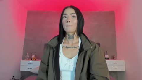 Axara online show from November 2025 11:53:01 AM