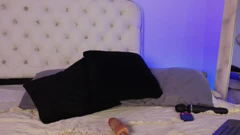 axarasss online show from April 2026 07:07:02 PM