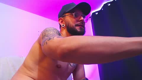 Independiente Model online show from October 2025 07:26:02 PM