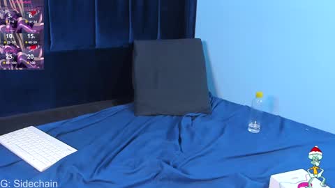 Axel cifer online show from December 2024 08:37:01 PM