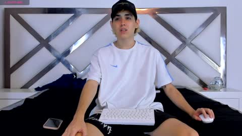 Axel cifer online show from January 2025 07:07:01 PM