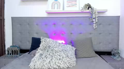 Snapshot of axel_colling1 chatting on April 2026 12:46:02 AM AXEL online show from April 2026 12:46:02 AM