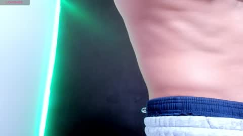 axel davis  online show from November 2025 03:46:01 PM