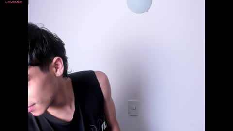 axel davis  online show from November 2025 07:56:01 AM