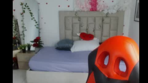 Snapshot of axel_fox7 chatting on June 2026 01:12:02 AM Axel online show from June 2026 01:12:02 AM